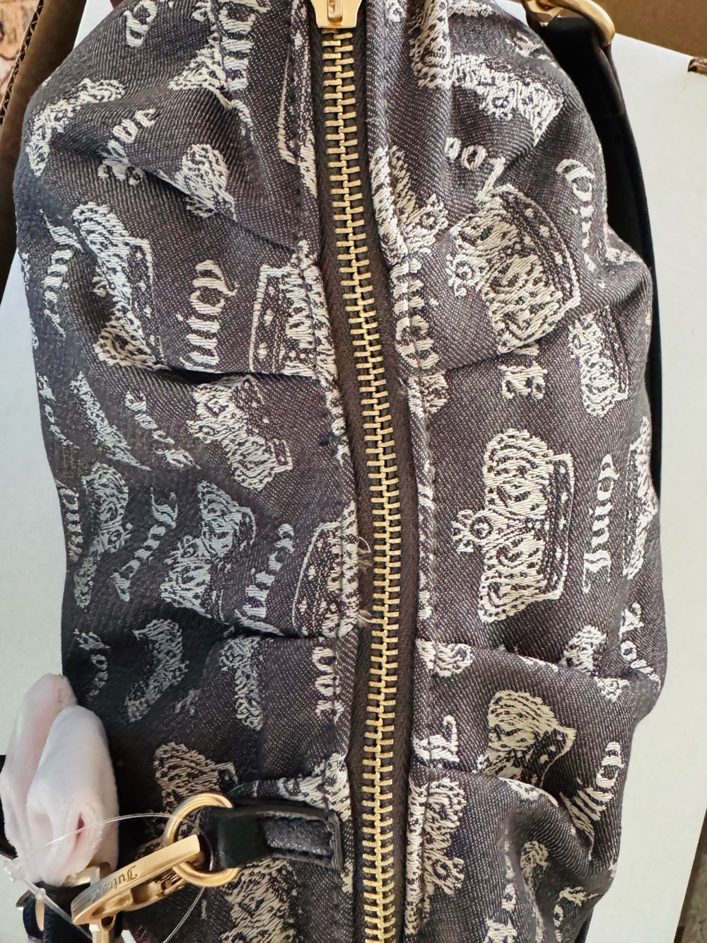 NWT Juicy Couture Black Logo Shoulder Bag with Pink Bow Charm - Picture 11 of 13